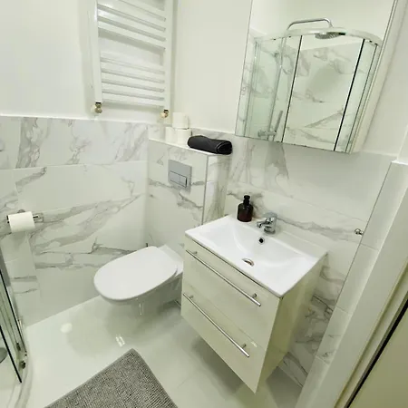 Apartel24pl Mozart * ורשה