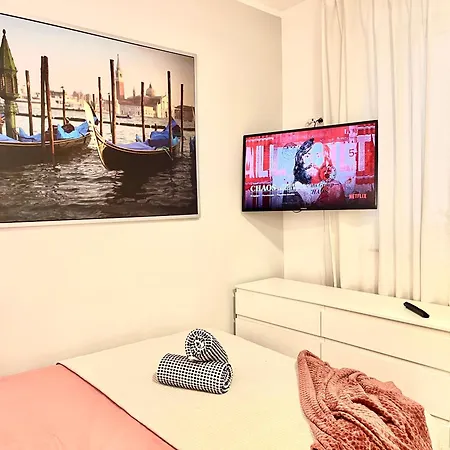 Apartel24pl Mozart * ורשה